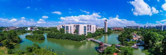 麻豆视频
校景。